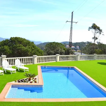 Santa Flora House Nyaraló *